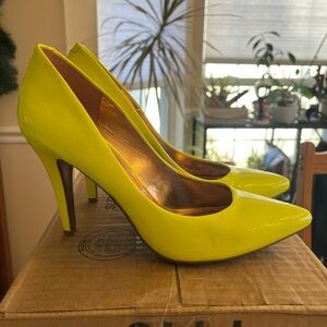 BCBG Neon Yellow Pointed Toe Pumps